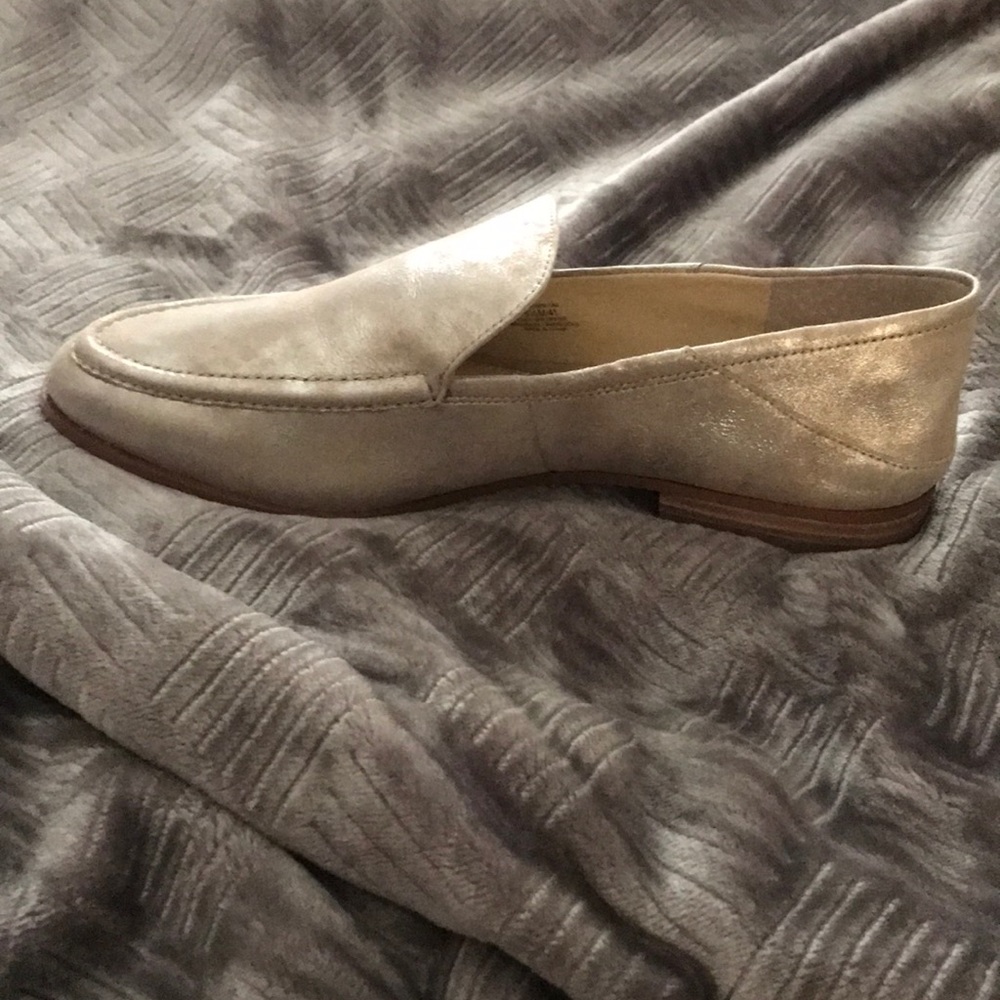 Vince Camuto flats